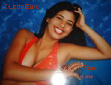 Date this voluptuous Brazil girl Camila from Anapolis B1210