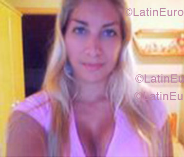 Date this happy Brazil girl Claudia from Palhoca B1225