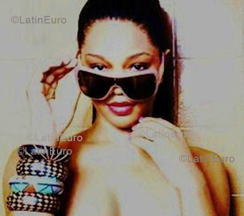 Date this athletic Brazil girl Thais from Birigui B1258