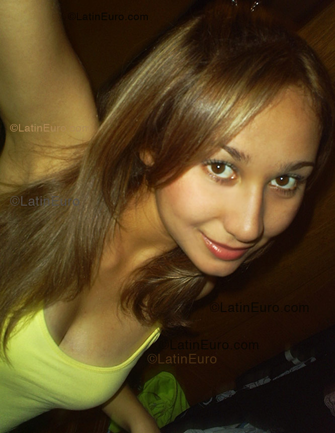 Date this hot Brazil girl Alessandra from Campinas B1283