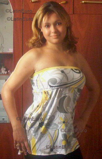 Date this tall Brazil girl Ana from Americana B1359