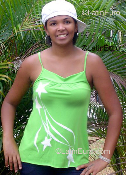 Date this passionate Brazil girl Nilcileia from Itaperuna B1368