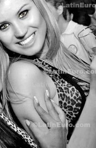 Date this delightful Brazil girl Evelin from Curitiba B151