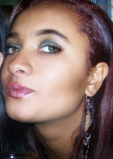 Date this cute Brazil girl Jennifer from Sao Paulo B1519