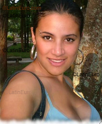 Date this cute Brazil girl Celina from Pindamonhagaba B1556
