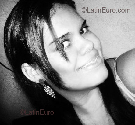 Date this tall Brazil girl Kelly from Cuiaba B1570