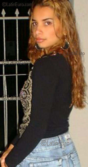 Date this delightful Brazil girl Sara from Vila Velha B1633