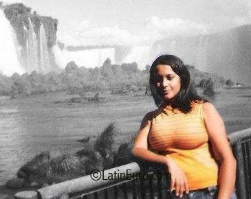 Date this hot Brazil girl Tathyane from Foz do Iguacu B1646