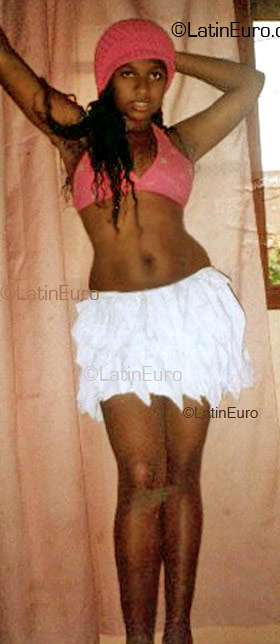 Date this gorgeous Brazil girl Antonia from Sao Paulo B1653