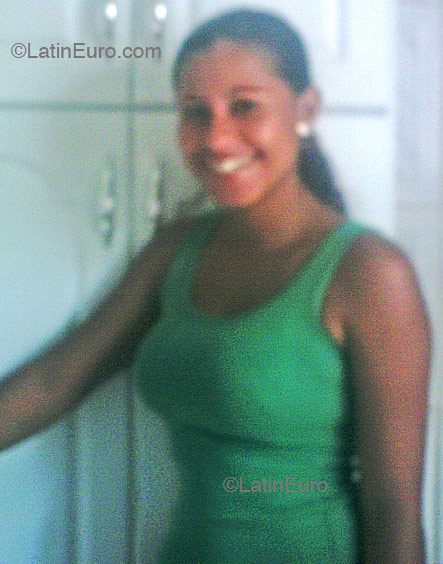 Date this sensual Brazil girl Dina from Sao Paulo B1686