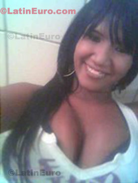 Date this funny Brazil girl Francislene from Petrolina B17