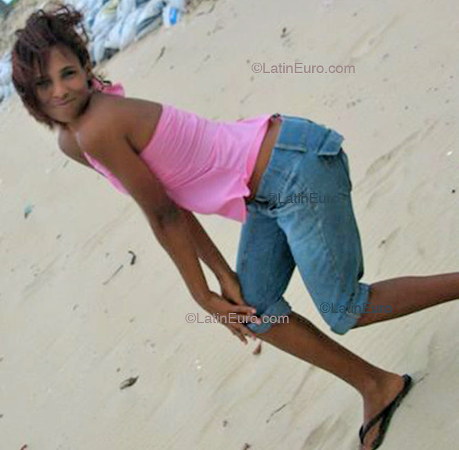 Date this nice looking Brazil girl Jaciane from PAULISTA B1718