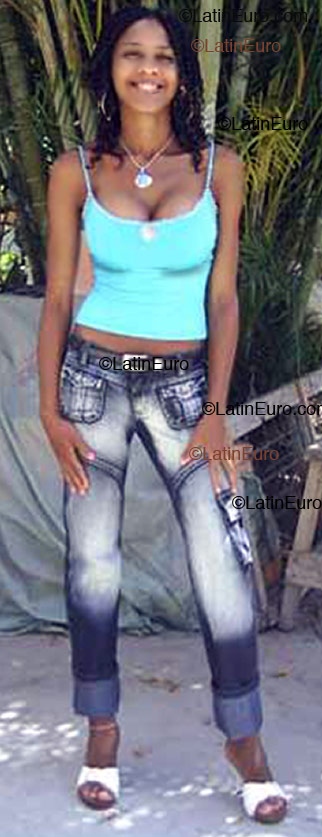 Date this funny Brazil girl Miriene from Dias D'avila B1729