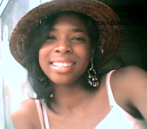 Date this stunning Brazil girl Juliana from Nova Iguacu B1795