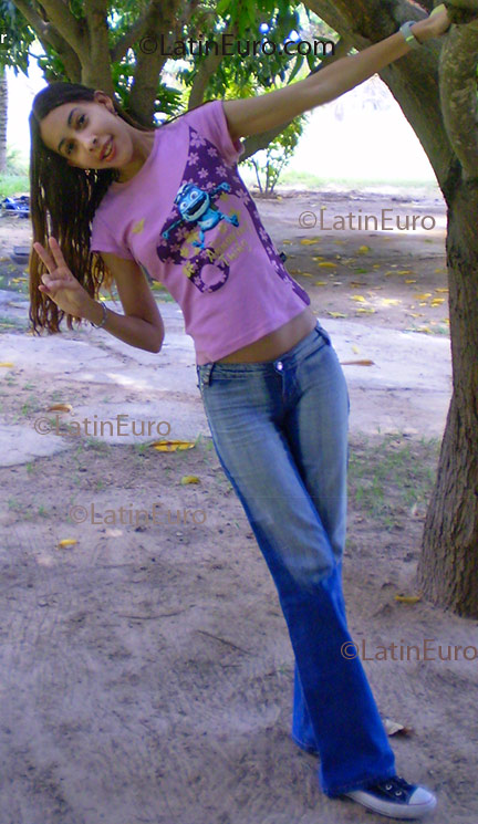 Date this cute Brazil girl Ligia from  B1816