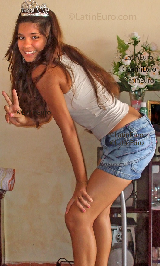 Date this nice looking Brazil girl Nathalie from  B1823