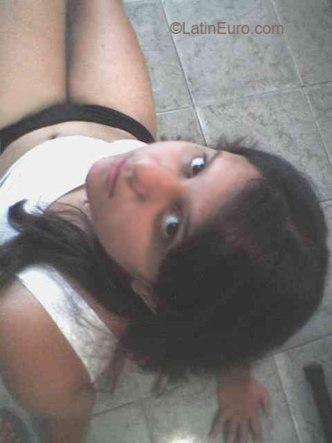 Date this fun Brazil girl Vivian from Araras B1839