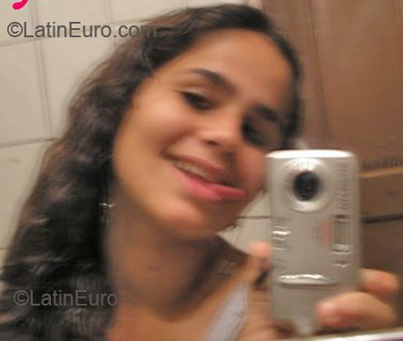 Date this georgeous Brazil girl Marcella from Vitoria B1861