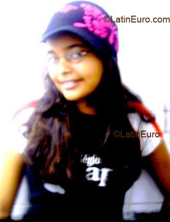 Date this lovely Brazil girl Thays from Belem B1862