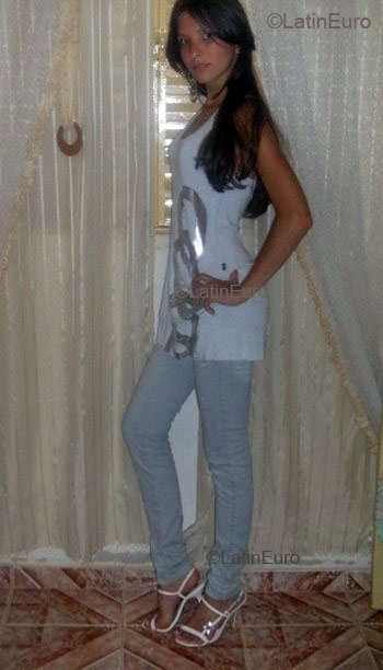 Date this attractive Brazil girl Silmara from Engenheiro Caldas B1874