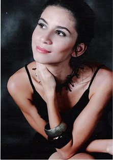 Date this good-looking Brazil girl Roberta from Rio De Janeiro B1889