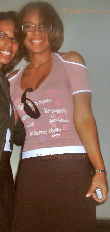 Date this sensual Brazil girl Nilma from  B1895