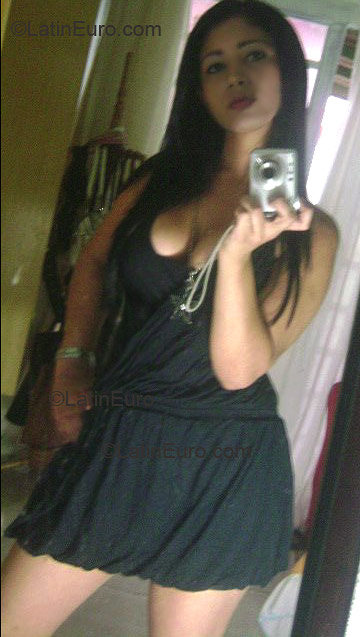 Date this hard body Brazil girl Shirley from Londrina B1928