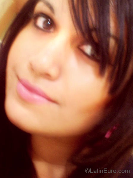 Date this voluptuous Brazil girl Nina from  B1943