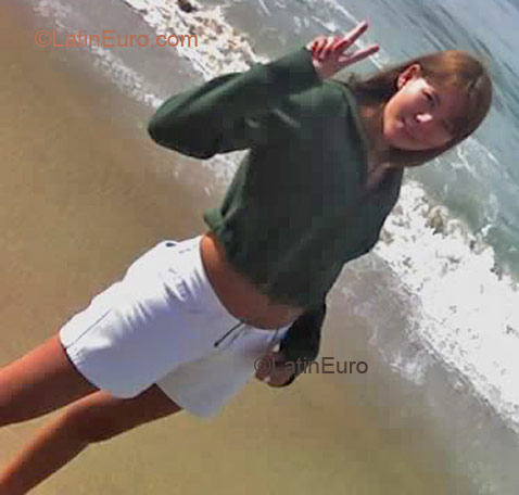 Date this beautiful Brazil girl Flaviane from  B1976