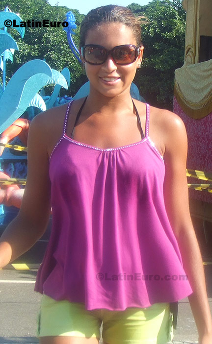 Date this hard body Brazil girl Adriana from Nova Iguacu B202