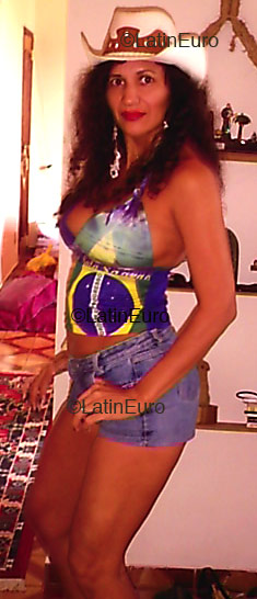 Date this happy Brazil girl Cristina from Rio De Janeiro B2030