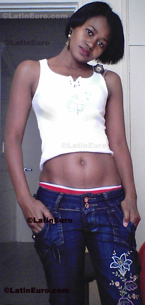 Date this delightful Brazil girl Irani from Embu B205