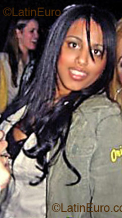 Date this georgeous Brazil girl Dyana from  B2052