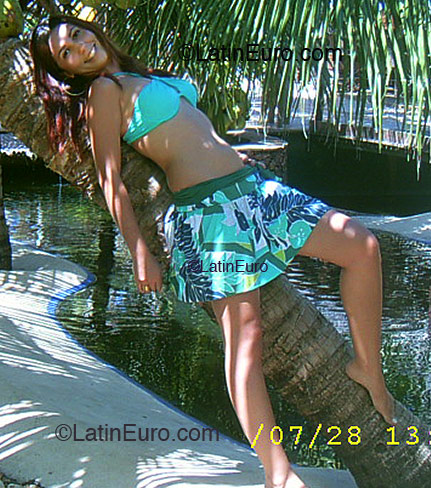 Date this sensual Brazil girl Jaqueline from Recife B2078