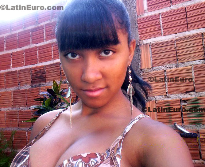 Date this sultry Brazil girl Joice from Ribeirao Preto B213