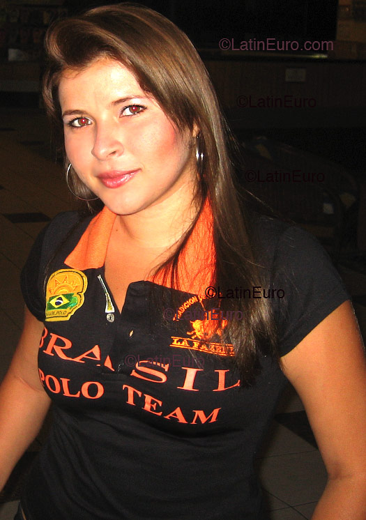 Date this pretty Brazil girl Roberta from Fortaleza B2138