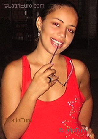 Date this good-looking Brazil girl Elaine from  B2190