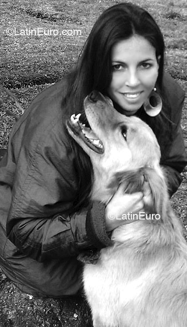 Date this delightful Brazil girl Priscila from Londrina B2252