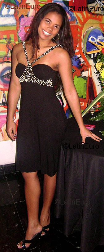 Date this voluptuous Brazil girl Sandra from Maceio B2264