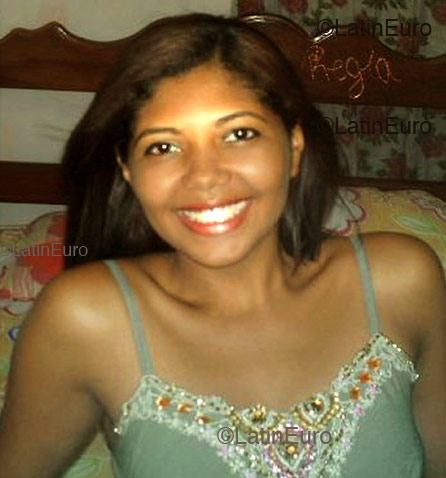 Date this cute Brazil girl Charlene from COQUEIRO B2276