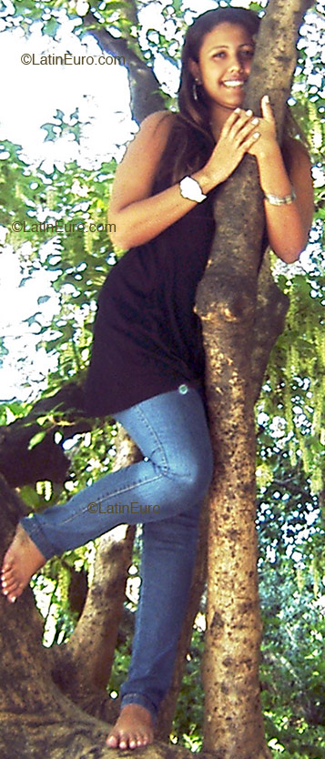Date this sensual Brazil girl Helena from CAMPO GRANDE B2281