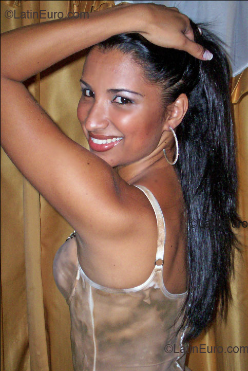 Date this nice looking Brazil girl Alessandra from  B2337