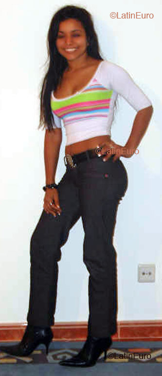 Date this pretty Brazil girl Viviane from FORTALEZA B2340