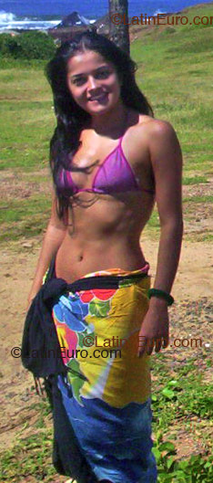 Date this voluptuous Brazil girl Deborah from RIO DE JANEIRO B2388