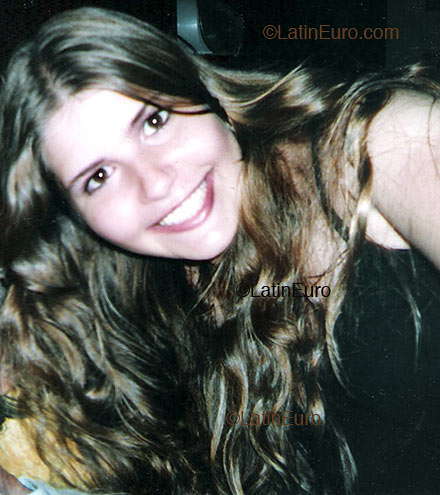 Date this attractive Brazil girl Annie from Cuiaba  B2426