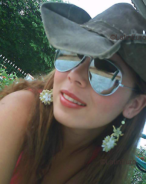 Date this delightful Brazil girl Fernanda- from  B2465