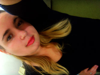 Date this funny Brazil girl Anna from Petropolis B2507