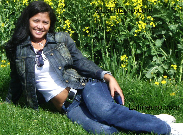 Date this beautiful Brazil girl Lucia from Manaus B2522