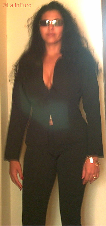 Date this sensual Brazil girl Rosangela from SERRA B2536