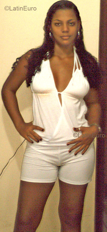 Date this pretty Brazil girl Caroline from SALVADOR B2558